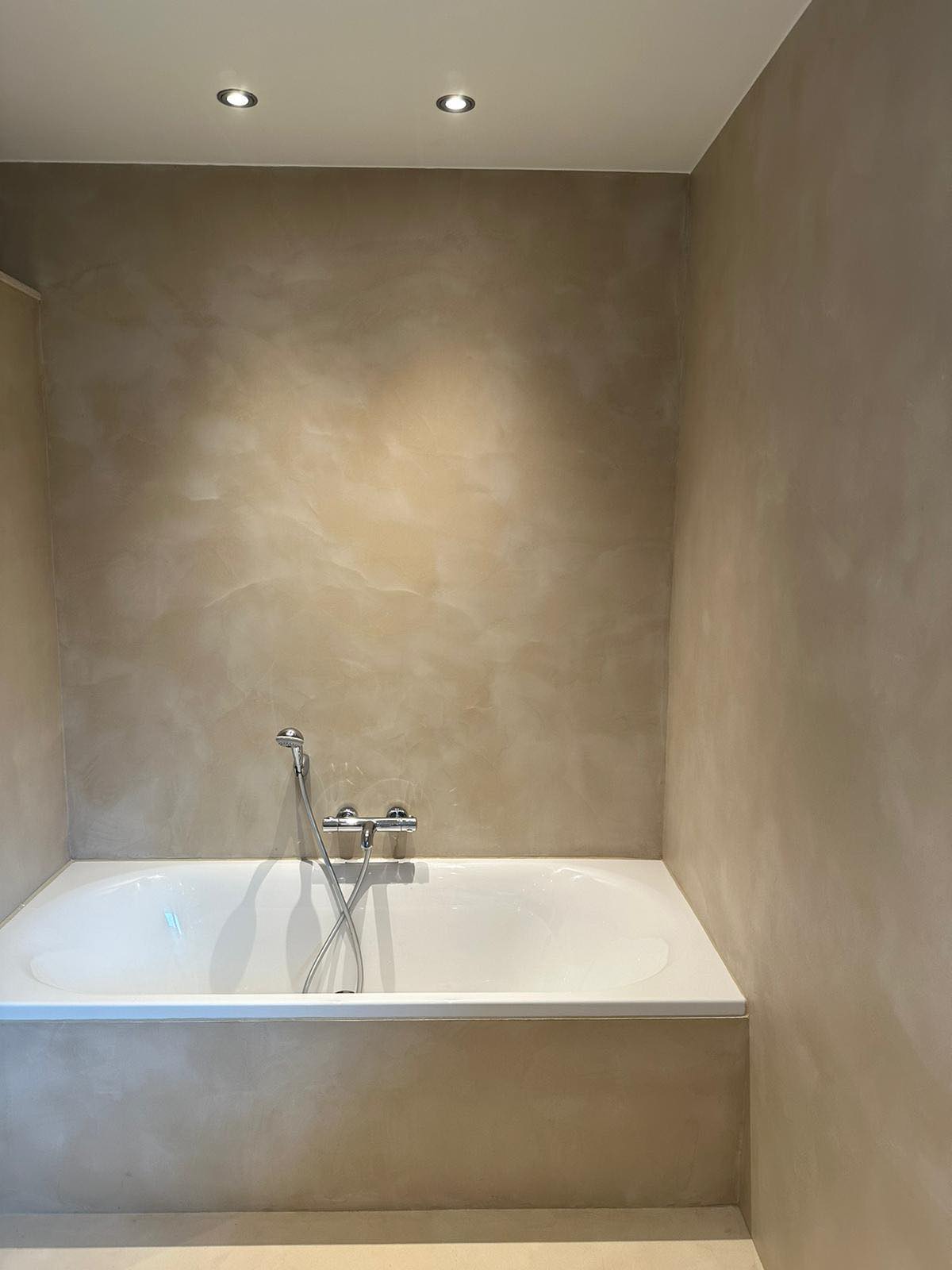 328723828 128658139891443 1469795459517759638 N